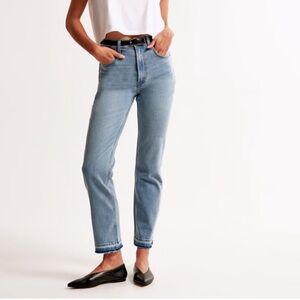 Abercrombie & Fitch Ultra High Rise Ankle Straight Jean Size 27